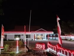 Cahaya Merah Putih Terangi Malam Takalar, Kantor Inspektorat Jadi Simbol Semangat Kemerdekaan