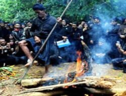 Kajang dan Warna Hitam yang Menyimpan Sejarah: Menelusuri Legenda, Ammatoa, dan Pasang yang Tak Lekang Zaman