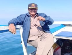 Camat Tanakeke Tak Gentar Ombak, Tiap Pekan Menyeberang Temui Warga