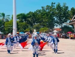 Tampil Memukau, SMPN 1 Takalar Juara Drumband