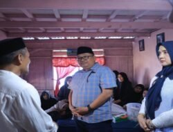 Bupati Takalar Daeng Manye Melayat ke Rumah Duka Ibunda Camat Laikang