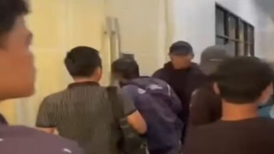 Aksi Memanas di Kantor Bupati Gowa, Massa Gedor Pintu dan Desak Husniah Talenrang Keluar