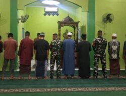 Koramil 1426-04/Galesong Gelar Sholat Subuh Berjamaah Keliling Bersama Masyarakat