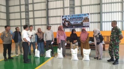 Danramil Polut Mewakili Dandim Hadiri Launching Penyaluran Bantuan Pangan di Gudang Bulog Palleko