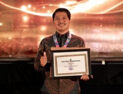 Kades Kale Ko’mara Raih Penghargaan Pengelolaan Keuangan Terbaik pada Takalar Award 2026