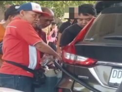 Antrean BBM Mengular di Kalampa, Jeriken Malah Diisi: Pengendara Geram, “Ini Orang Dalam?”