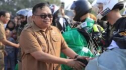 Langit Takalar Diramaikan Aksi Terjun Payung, Bupati Daeng Manye Beri Apresiasi Kelancaran Kegiatan 21 Personel TNI
