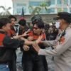 Demo GAM di Makassar Memanas, Mahasiswa Blokade Jalan dan Desak Menteri Dicopot soal Karhutla
